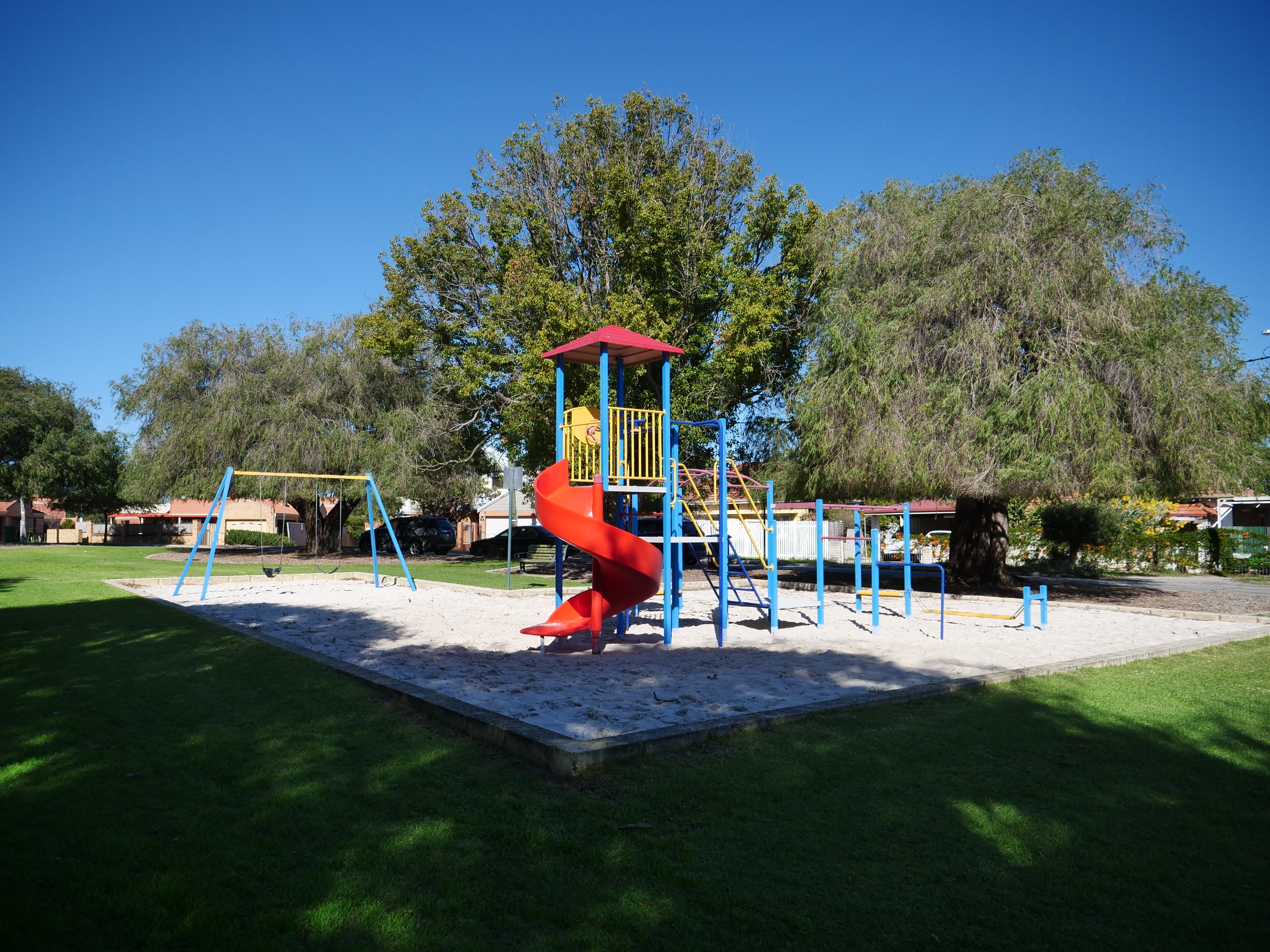 Discover A Playground Like No Other Crescent Where Imagination Soars - dr3wo8v